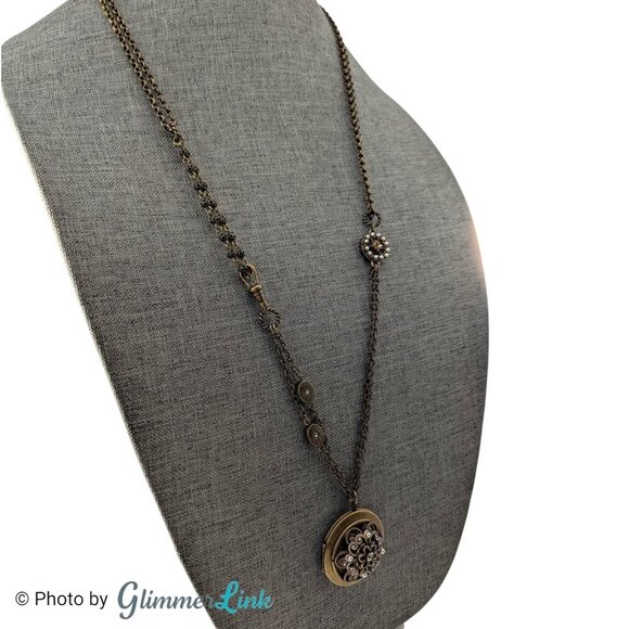 Sweet Romance Victorian Style Bronze Tone Locket Pendant Long Chain Necklace - Picture 3 of 13